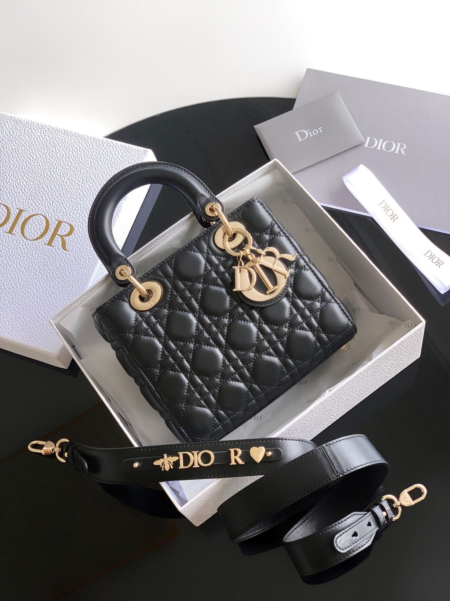 3004Enjoy FREE shipping on your Lexrey bag! 🚚✨ We’ll ship your order within 24 hours ⏰, and you’ll get an instant confirmation email 📧. Fast, reliable, and stress-free! 💼💖"