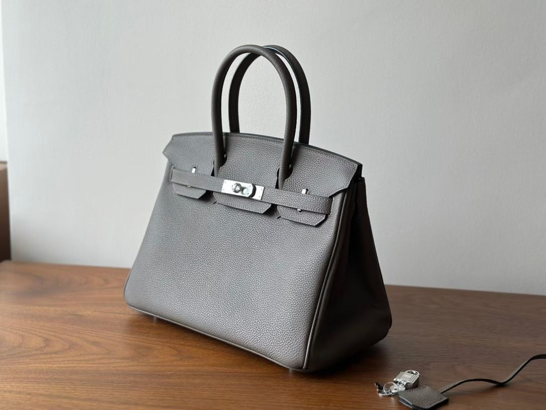 "BK Master 25 cm — Compact Luxury, Perfectly Crafted