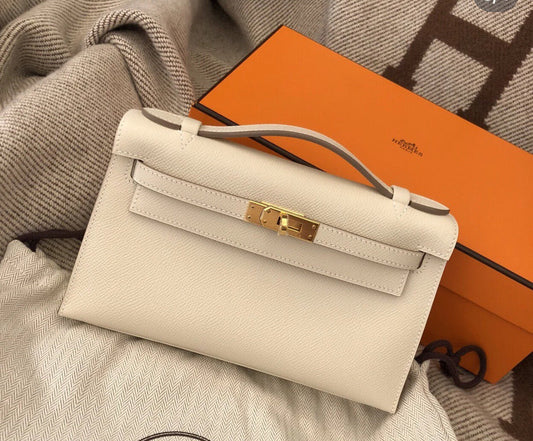 6007"Enjoy FREE shipping on your Lexrey bag! 🚚✨ Orders ship within 24 hours ⏰, and you’ll get an instant confirmation email 📧. Be sure to include your favorite color 🎨 and size 📏 when you order. Fast, stylish, and stress-free! 💼💖"