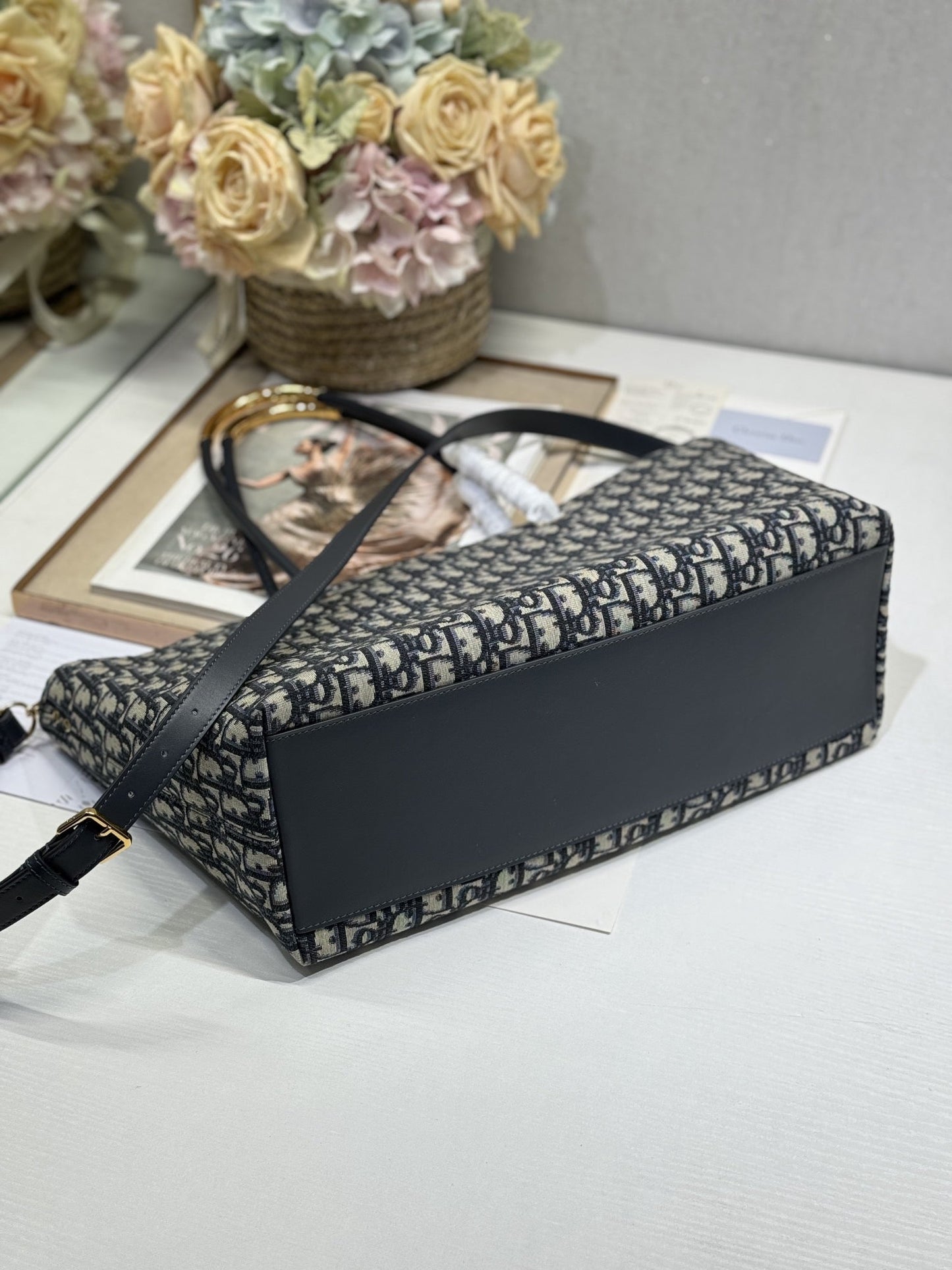 3006Enjoy FREE shipping on your Lexrey bag! 🚚✨ We’ll ship your order within 24 hours ⏰, and you’ll get an instant confirmation email 📧. Fast, reliable, and stress-free! 💼💖"