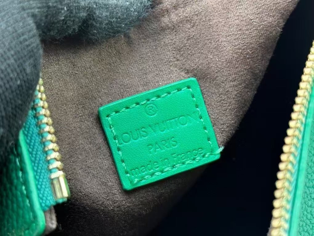 1008Enjoy FREE shipping on your Lexrey bag! 🚚✨ We’ll ship your order within 24 hours ⏰, and you’ll get an instant confirmation email 📧. Fast, reliable, and stress-free! 💼💖"
