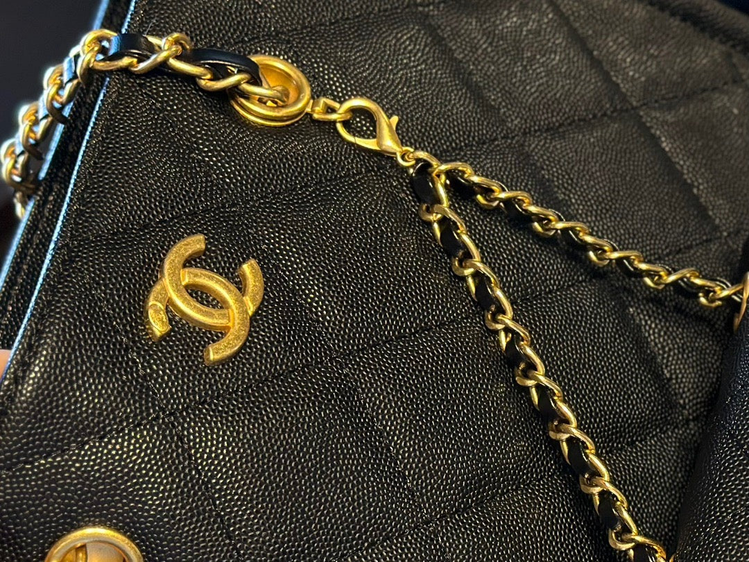 2010Enjoy FREE shipping on your Lexrey bag! 🚚✨ We’ll ship your order within 24 hours ⏰, and you’ll get an instant confirmation email 📧. Fast, reliable, and stress-free! 💼💖"