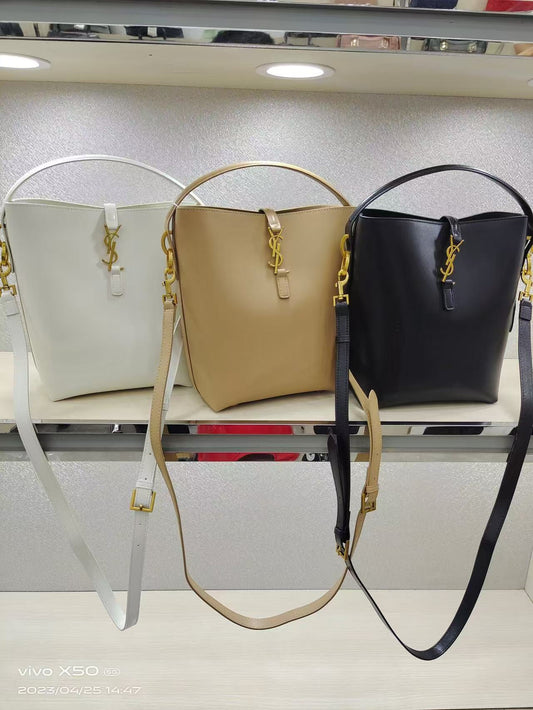 7006"Enjoy FREE shipping on your Lexrey bag! 🚚✨ Orders ship within 24 hours ⏰, and you’ll get an instant confirmation email 📧. Be sure to include your favorite color 🎨 and size 📏 when you order. Fast, stylish, and stress-free! 💼💖"