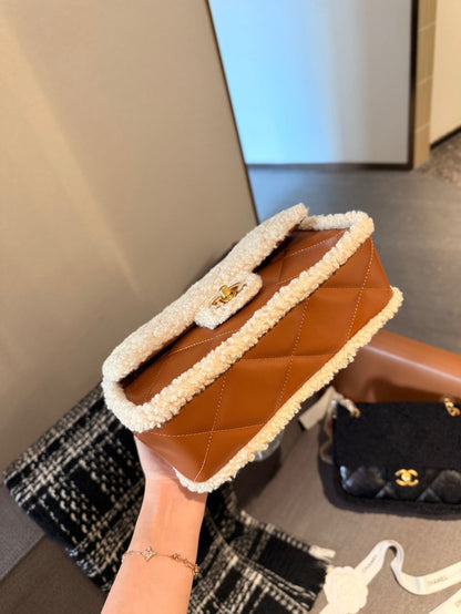 2009Enjoy FREE shipping on your Lexrey bag! 🚚✨ We’ll ship your order within 24 hours ⏰, and you’ll get an instant confirmation email 📧. Fast, reliable, and stress-free! 💼💖"