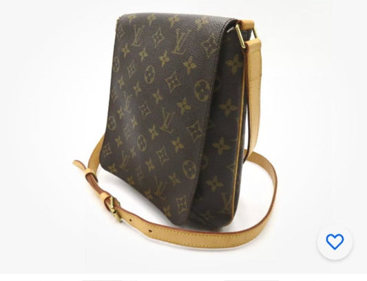 1016 "Enjoy FREE shipping on your Lexrey bag! 🚚✨ Orders ship within 24 hours ⏰, and you’ll get an instant confirmation email 📧. Be sure to include your favorite color 🎨 and size 📏 when you order. Fast, stylish, and stress-free! 💼💖"