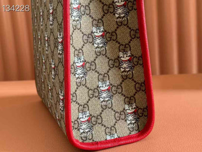 4001"Enjoy FREE shipping on your Lexrey bag! 🚚✨ We’ll ship your order within 24 hours ⏰, and you’ll get an instant confirmation email 📧. Fast, reliable, and stress-free! 💼💖"