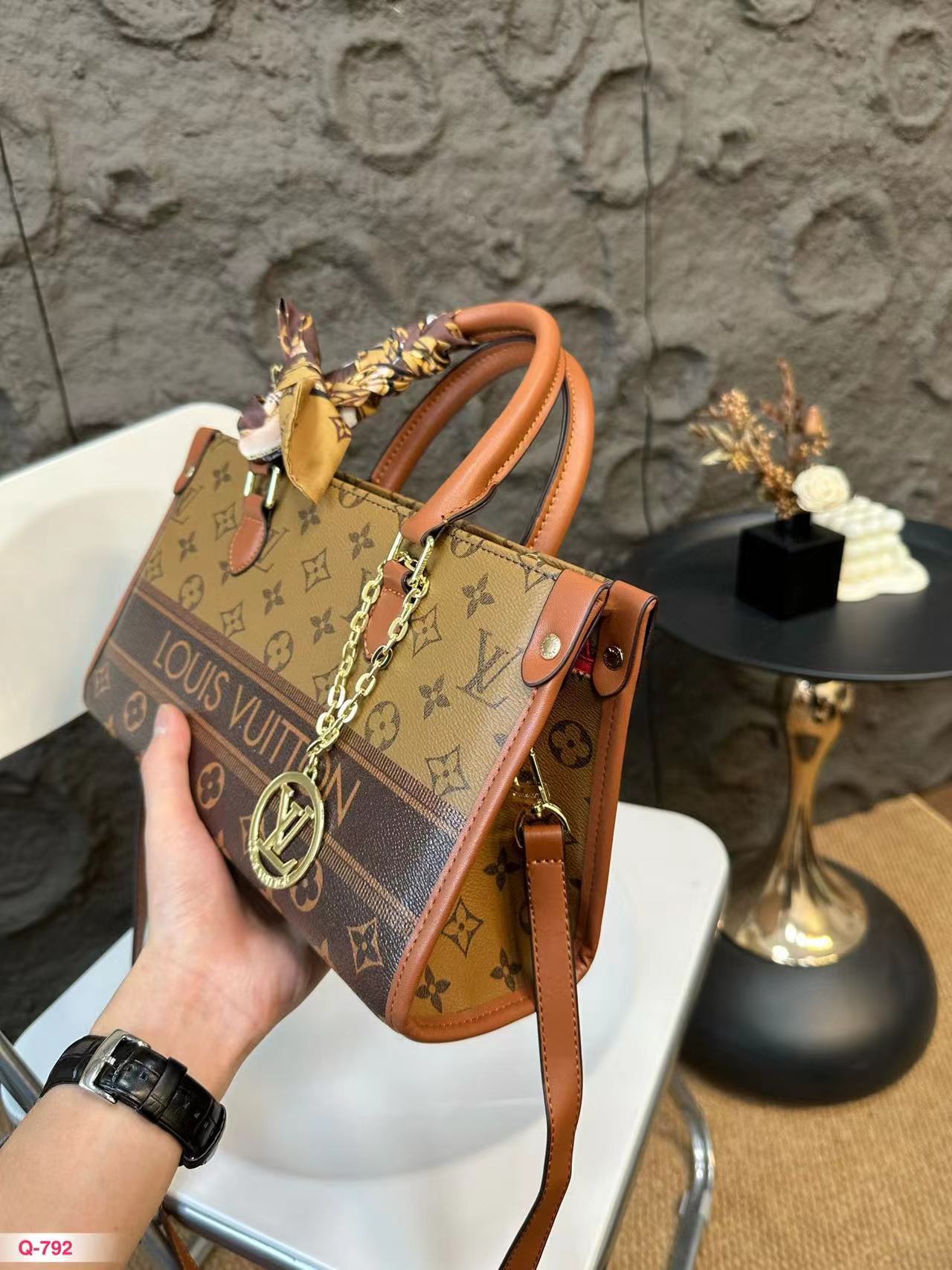 1004Enjoy FREE shipping on your Lexrey bag! 🚚✨ We’ll ship your order within 24 hours ⏰, and you’ll get an instant confirmation email 📧. Fast, reliable, and stress-free! 💼💖"