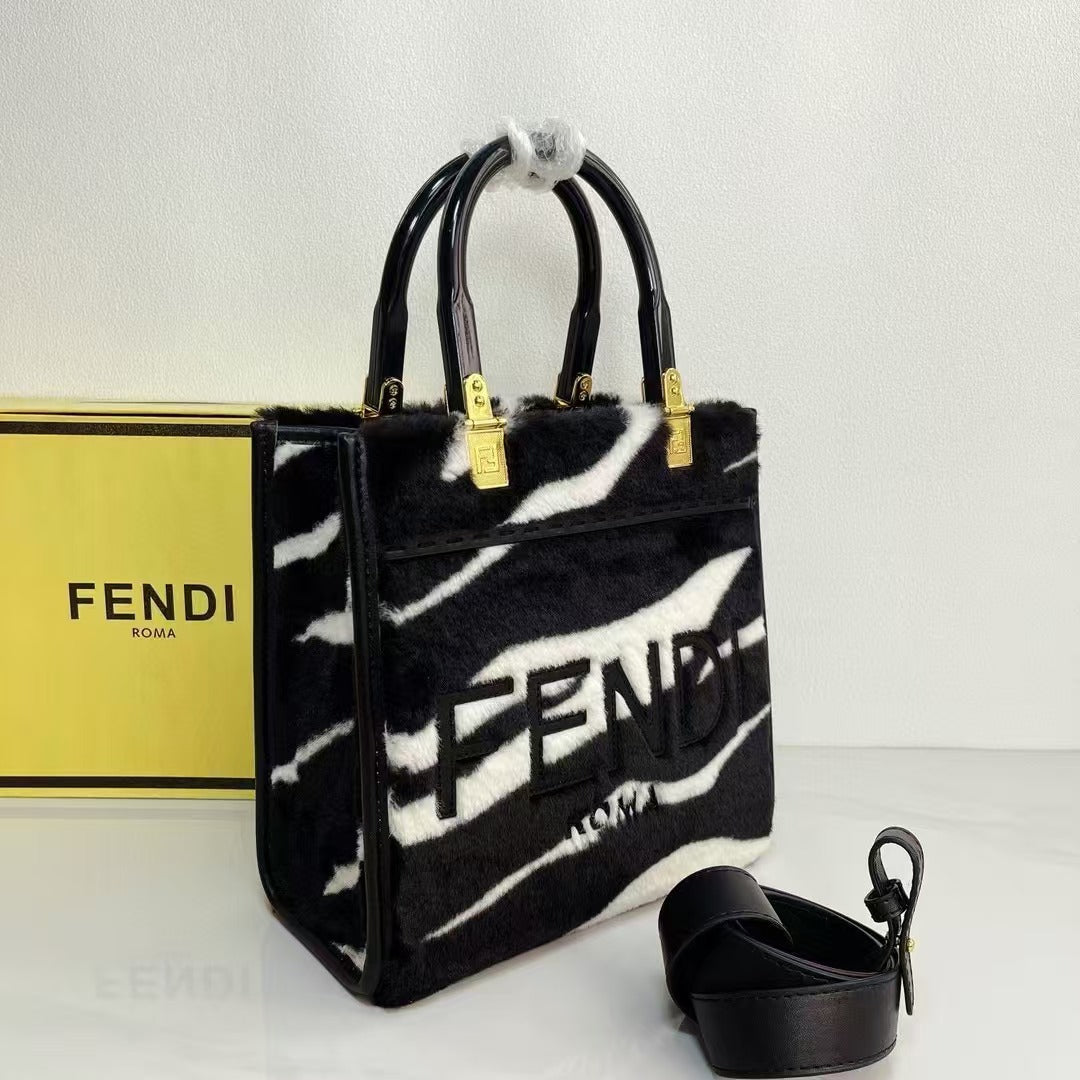 5004"Enjoy FREE shipping on your Lexrey bag! 🚚✨ We’ll ship your order within 24 hours ⏰, and you’ll get an instant confirmation email 📧. Fast, reliable, and stress-free! 💼💖"
