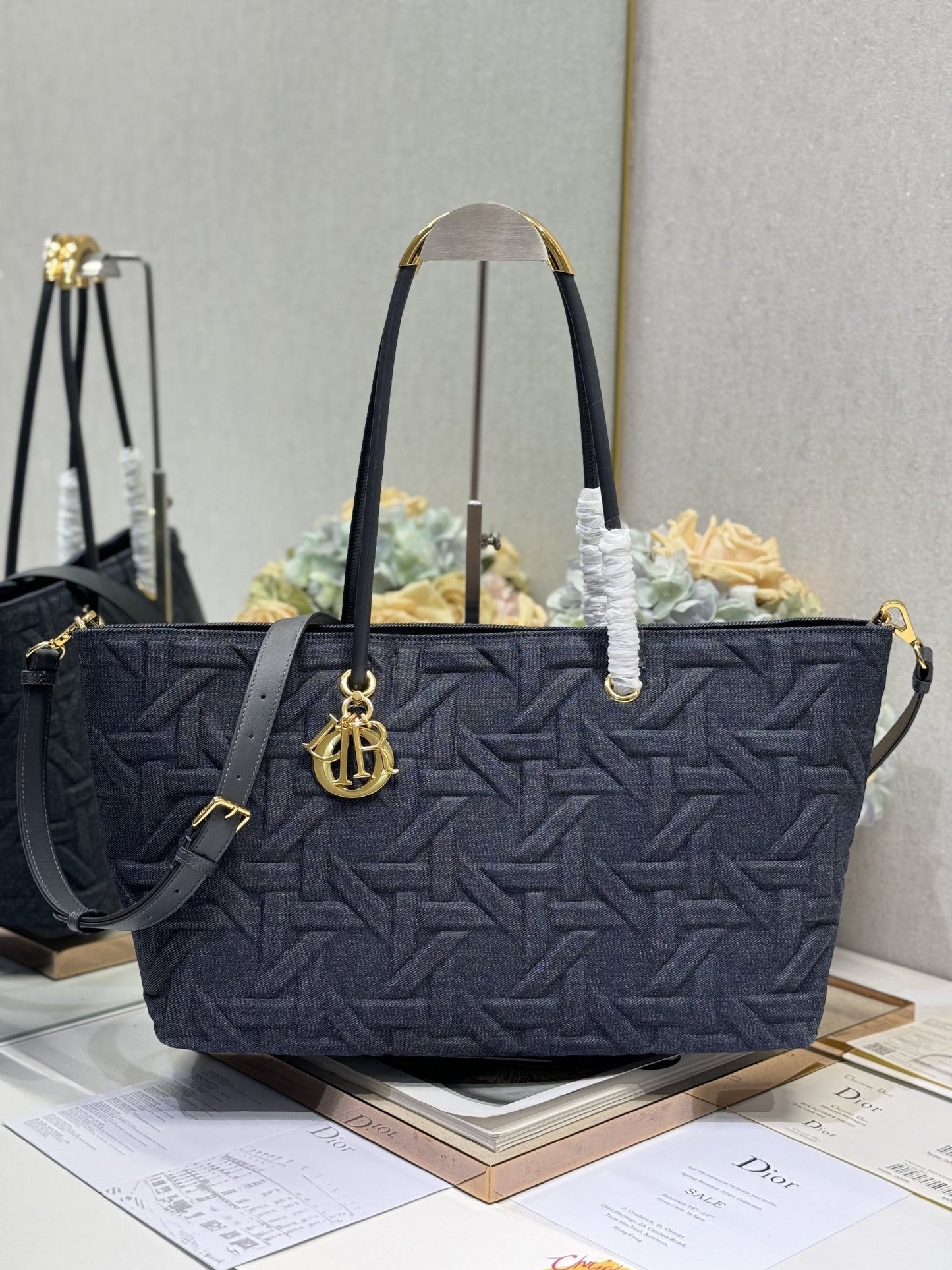 3005Enjoy FREE shipping on your Lexrey bag! 🚚✨ We’ll ship your order within 24 hours ⏰, and you’ll get an instant confirmation email 📧. Fast, reliable, and stress-free! 💼💖"