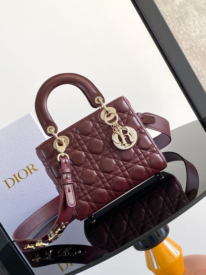 3004Enjoy FREE shipping on your Lexrey bag! 🚚✨ We’ll ship your order within 24 hours ⏰, and you’ll get an instant confirmation email 📧. Fast, reliable, and stress-free! 💼💖"