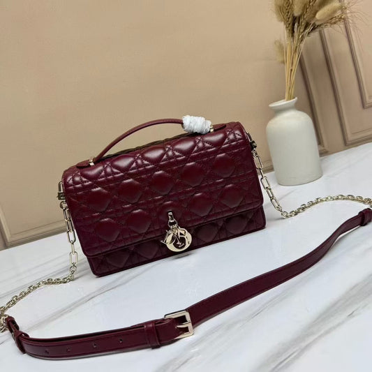 3011"Enjoy FREE shipping on your Lexrey bag! 🚚✨ Orders ship within 24 hours ⏰, and you’ll get an instant confirmation email 📧. Be sure to include your favorite color 🎨 and size 📏 when you order. Fast, stylish, and stress-free! 💼💖"
