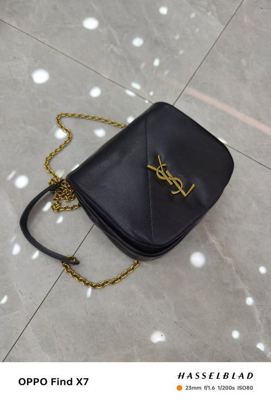 7001"Enjoy FREE shipping on your Lexrey bag! 🚚✨ Orders ship within 24 hours ⏰, and you’ll get an instant confirmation email 📧. Be sure to include your favorite color 🎨 and size 📏 when you order. Fast, stylish, and stress-free! 💼💖"