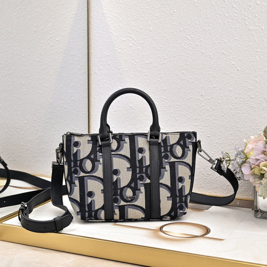 3013"Enjoy FREE shipping on your Lexrey bag! 🚚✨ Orders ship within 24 hours ⏰, and you’ll get an instant confirmation email 📧. Be sure to include your favorite color 🎨 and size 📏 when you order. Fast, stylish, and stress-free! 💼💖"