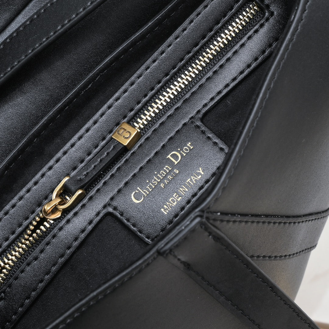 3009Enjoy FREE shipping on your Lexrey bag! 🚚✨ We’ll ship your order within 24 hours ⏰, and you’ll get an instant confirmation email 📧. Fast, reliable, and stress-free! 💼💖"