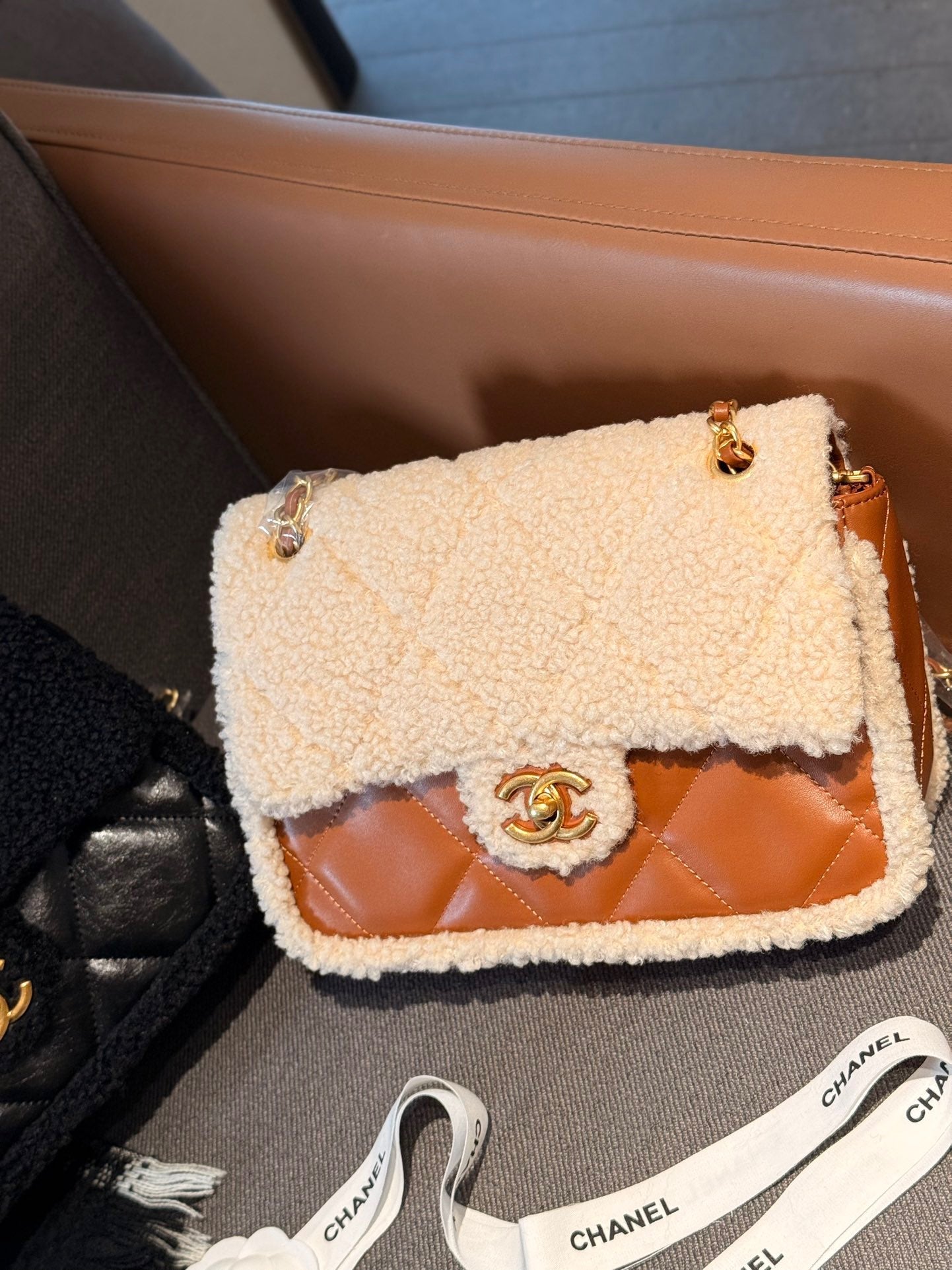 2009Enjoy FREE shipping on your Lexrey bag! 🚚✨ We’ll ship your order within 24 hours ⏰, and you’ll get an instant confirmation email 📧. Fast, reliable, and stress-free! 💼💖"