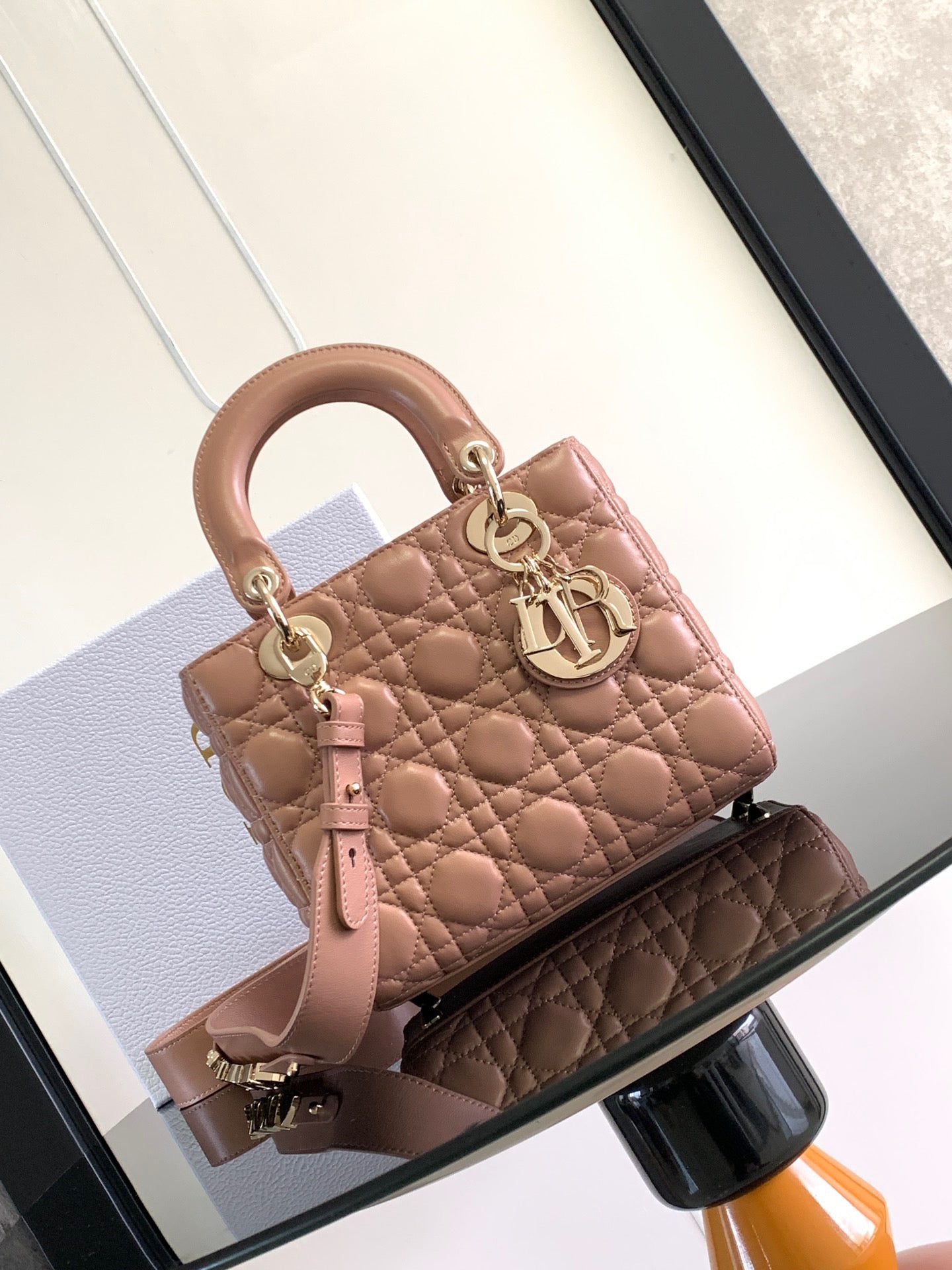 3004Enjoy FREE shipping on your Lexrey bag! 🚚✨ We’ll ship your order within 24 hours ⏰, and you’ll get an instant confirmation email 📧. Fast, reliable, and stress-free! 💼💖"