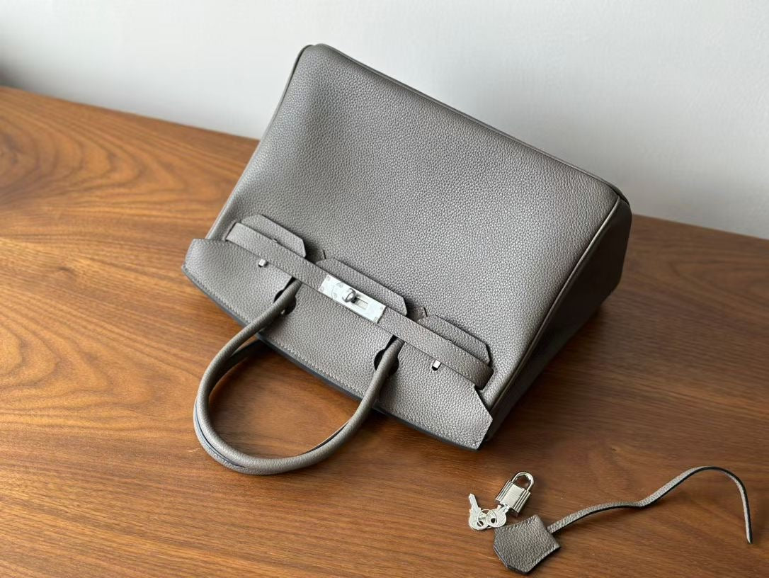 "BK Master 25 cm — Compact Luxury, Perfectly Crafted